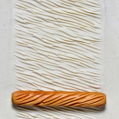 MKM Diagonal Ridges Wooden Hand Roller HR-01