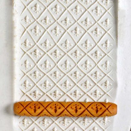 MKM Fleur-De-Lis Wooden Hand Roller HR-25