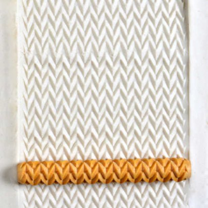 MKM Zig Zag Wooden Hand Roller HR-06