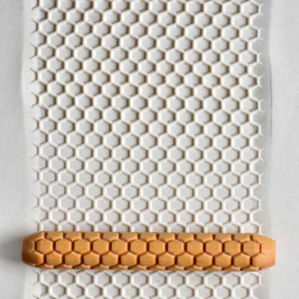 MKM Honeycomb Wooden Hand Roller HR-66