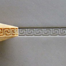 MKM Finger Roller Square Greek Key