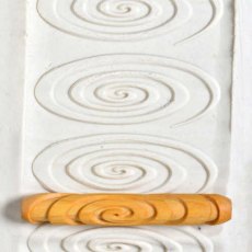 MKM Big Spiral Wooden Hand Roller HR-029
