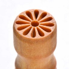 Small Circle Debossed Daisy MKM Stamp