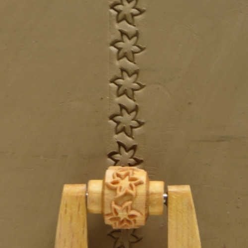 MKM Roller Mini 1cm Petaled Flower MRL-02 MKM Roller Mini 1cm Petaled Flower MRL-02